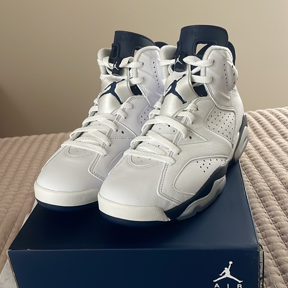 Air Jordan 6 Retro - Picture 4 of 8